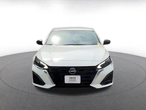 Glacier White 2025 Nissan Altima SV FWD