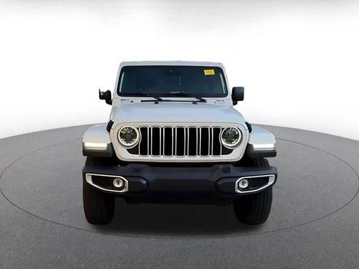 Bright White Clearcoat 2025 Jeep Wrangler 4-Door Sahara 4x4