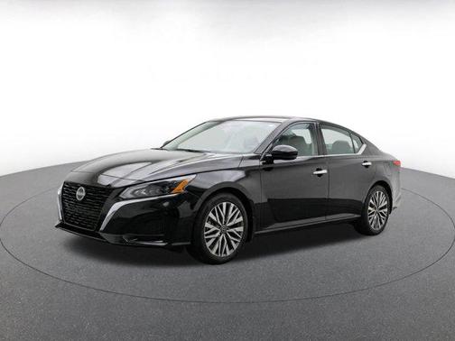 Super Black 2025 Nissan Altima SV FWD