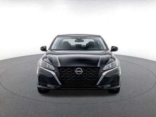 Super Black 2025 Nissan Altima SV FWD