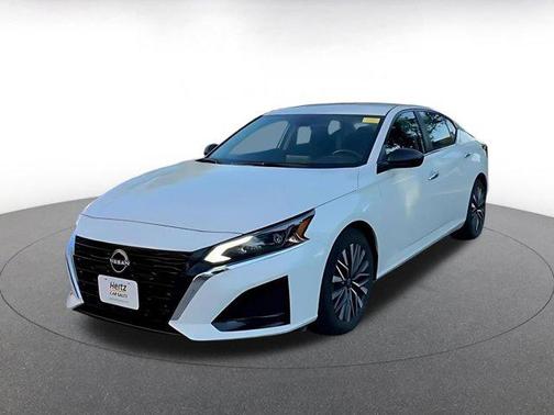 Glacier White 2025 Nissan Altima SV FWD