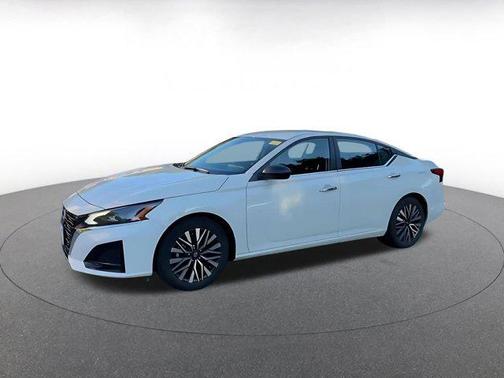 Glacier White 2025 Nissan Altima SV FWD