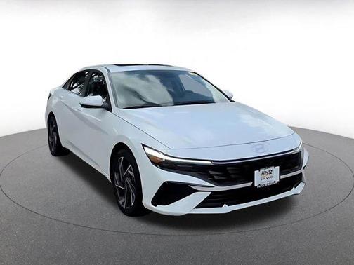 2025 Hyundai ELANTRA SEL