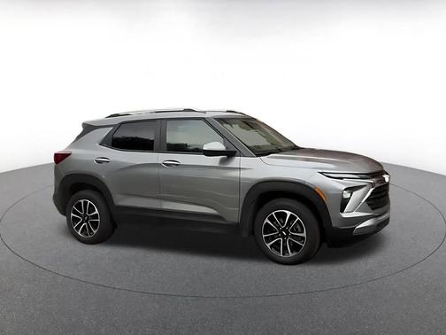 Sterling Gray Metallic 2025 Chevrolet Trailblazer LT