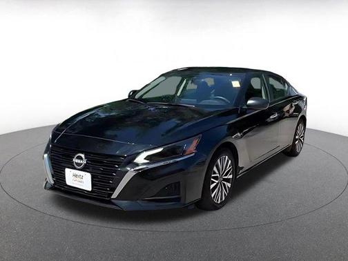Super Black 2025 Nissan Altima SV FWD