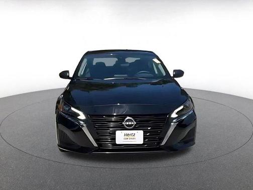 Super Black 2025 Nissan Altima SV FWD