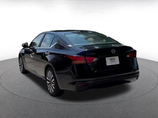 Super Black 2025 Nissan Altima SV FWD