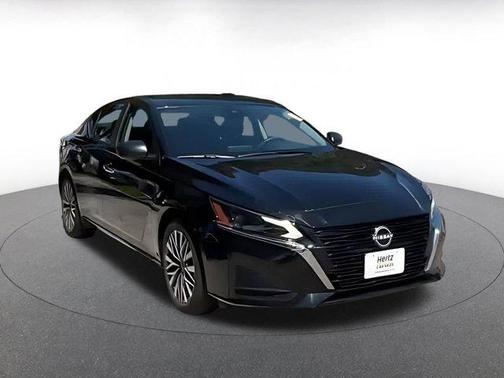 Super Black 2025 Nissan Altima SV FWD
