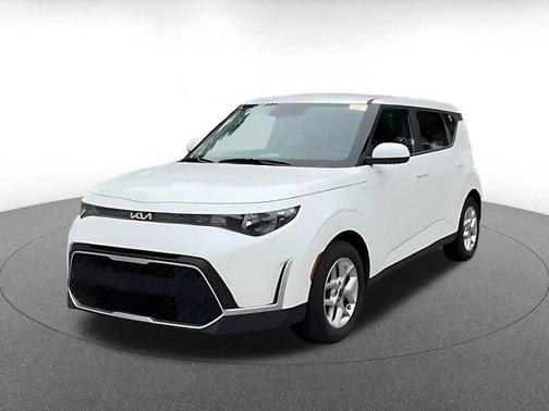 Snow White Pearl 2025 Kia Soul LX