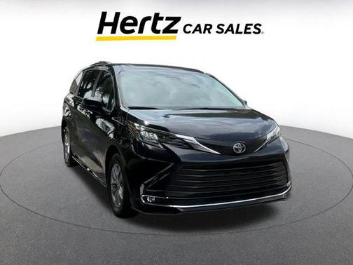 2024 Toyota Sienna XLE 8 Passenger
