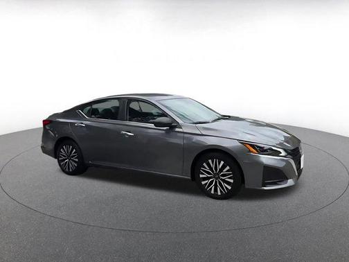 Gun Metallic 2025 Nissan Altima SV FWD