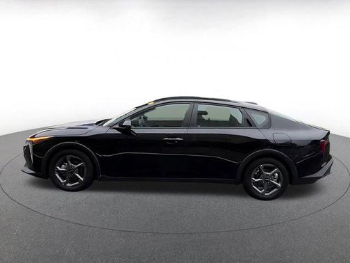 Aurora Black Pearl 2025 Kia K4 LXS