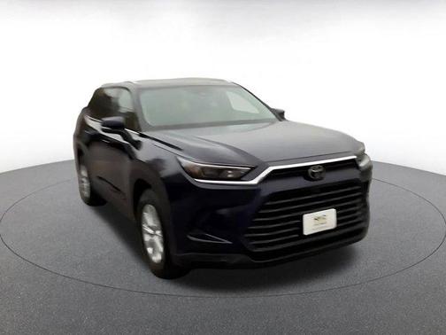 2025 Toyota Highlander LE
