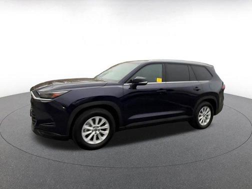 2025 Toyota Highlander LE