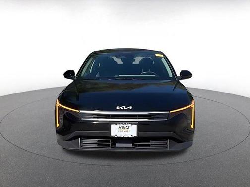 Aurora Black Pearl 2025 Kia K4 LXS