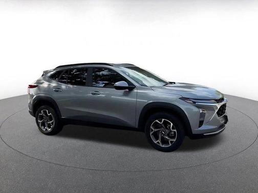 Sterling Gray Metallic 2025 Chevrolet Trax LT