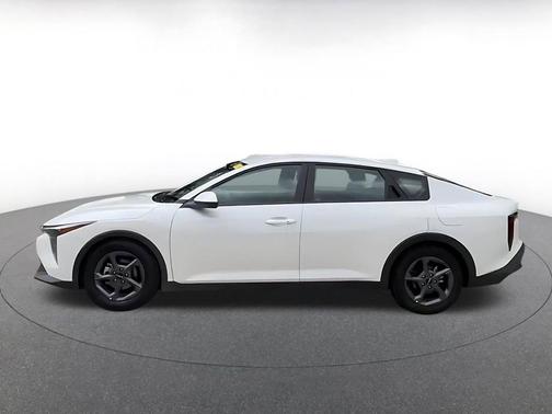 Snow White Pearl 2025 Kia K4 LXS