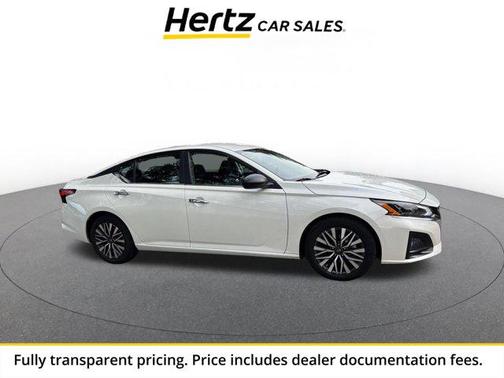 Pearl White Tricoat 2025 Nissan Altima SV FWD