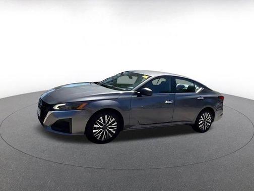 Gun Metallic 2025 Nissan Altima SV FWD