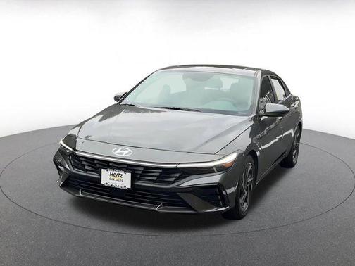 2025 Hyundai ELANTRA SEL