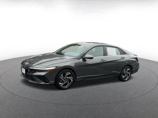 2025 Hyundai ELANTRA SEL