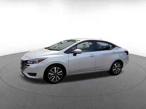 Brilliant Silver Metallic 2025 Nissan Versa 1.6 SV