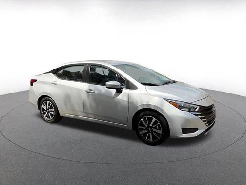 Brilliant Silver Metallic 2025 Nissan Versa 1.6 SV