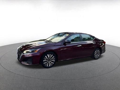 Garnet Pearl Metallic 2025 Nissan Altima SV FWD