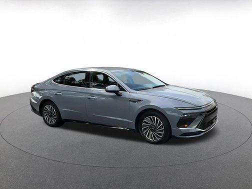 2024 Hyundai SONATA Hybrid SE