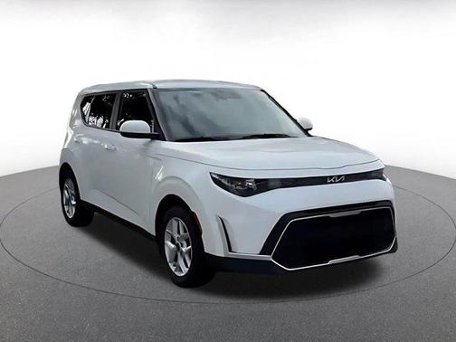 Snow White Pearl 2025 Kia Soul LX