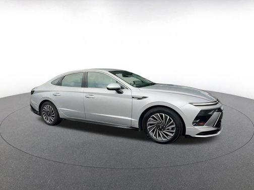 2024 Hyundai SONATA Hybrid SE