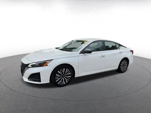 2025 Nissan Altima SV FWD