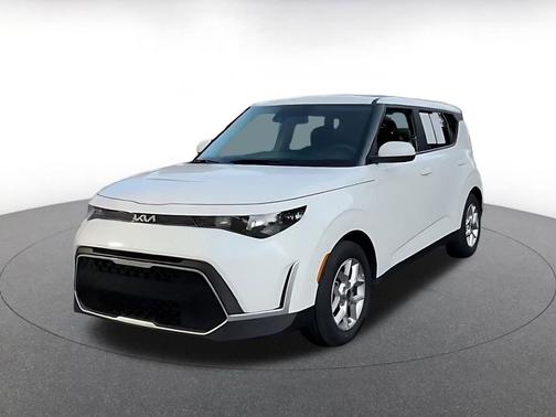 Snow White Pearl 2025 Kia Soul LX