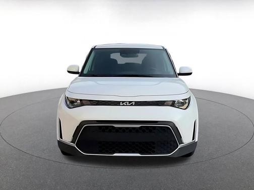Snow White Pearl 2025 Kia Soul LX