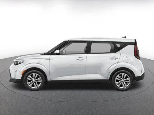 Snow White Pearl 2025 Kia Soul LX