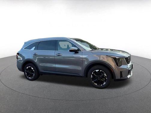 Everlasting Silver 2024 Kia Sorento S