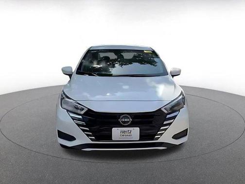Aspen White Tricoat 2025 Nissan Versa 1.6 SV