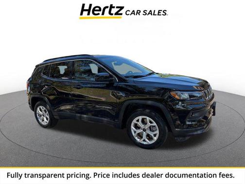Diamond Black Crystal Pearlcoat 2025 Jeep Compass Latitude