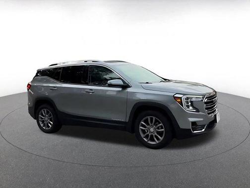 Sterling Metallic 2024 GMC Terrain SLT