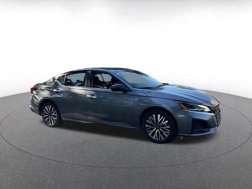 Gun Metallic 2025 Nissan Altima SV FWD