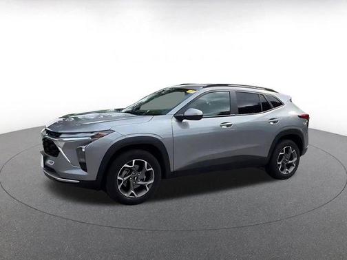 Sterling Gray Metallic 2025 Chevrolet Trax LT