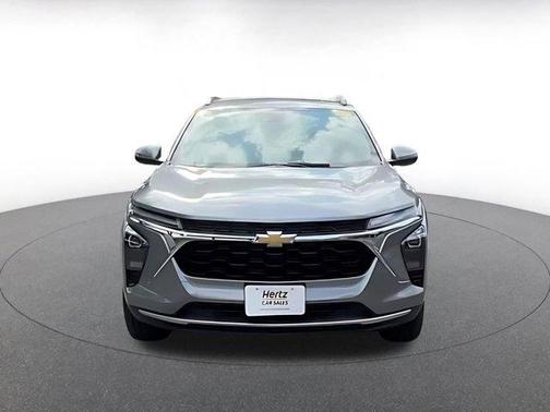 Sterling Gray Metallic 2025 Chevrolet Trax LT