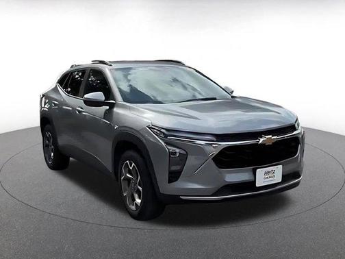 Sterling Gray Metallic 2025 Chevrolet Trax LT