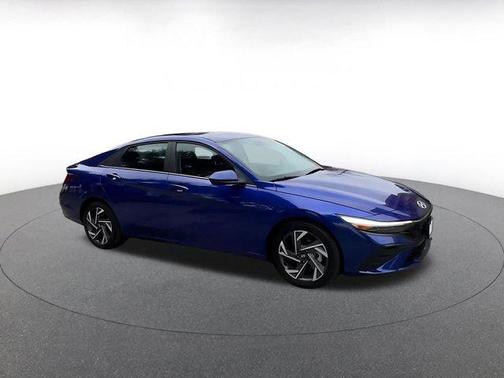 2025 Hyundai ELANTRA SEL