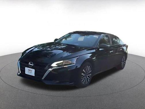 Super Black 2025 Nissan Altima SV FWD