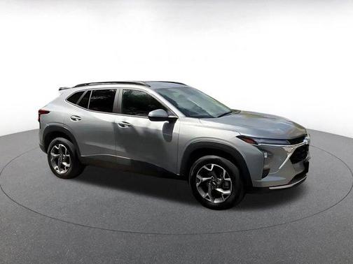 Sterling Gray Metallic 2025 Chevrolet Trax LT