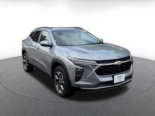Sterling Gray Metallic 2025 Chevrolet Trax LT