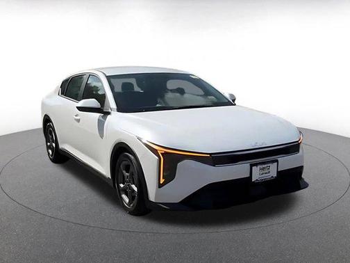 Snow White Pearl 2025 Kia K4 LXS