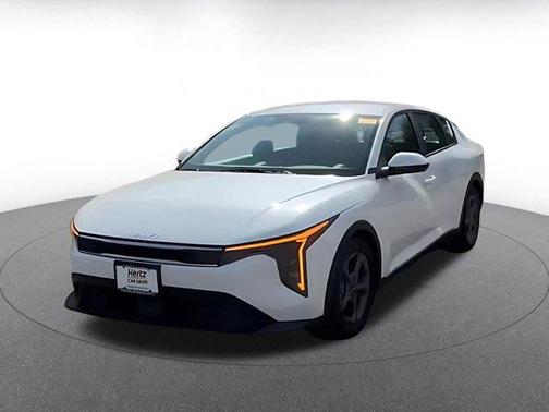 Snow White Pearl 2025 Kia K4 LXS