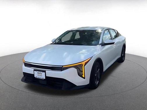 Snow White Pearl 2025 Kia K4 LXS